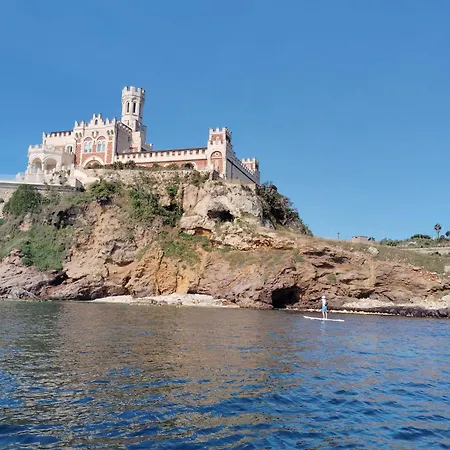 Ecuba House Ferienhaus *